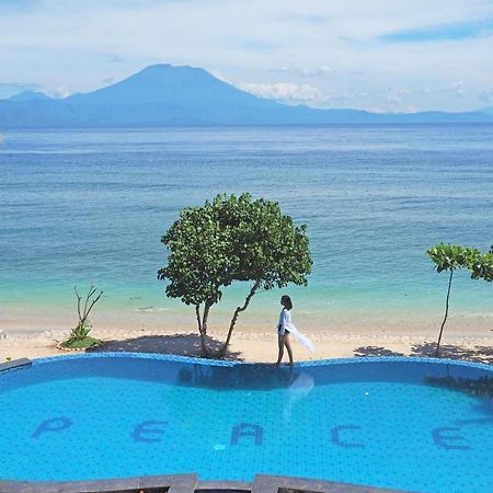 Blue Harbor Beachfront Villas & Resto Toyapakeh Exterior photo